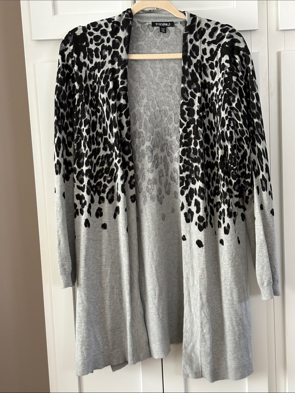 Roz & Ali Gray Open-Front Cardigan with Black Leopard Print